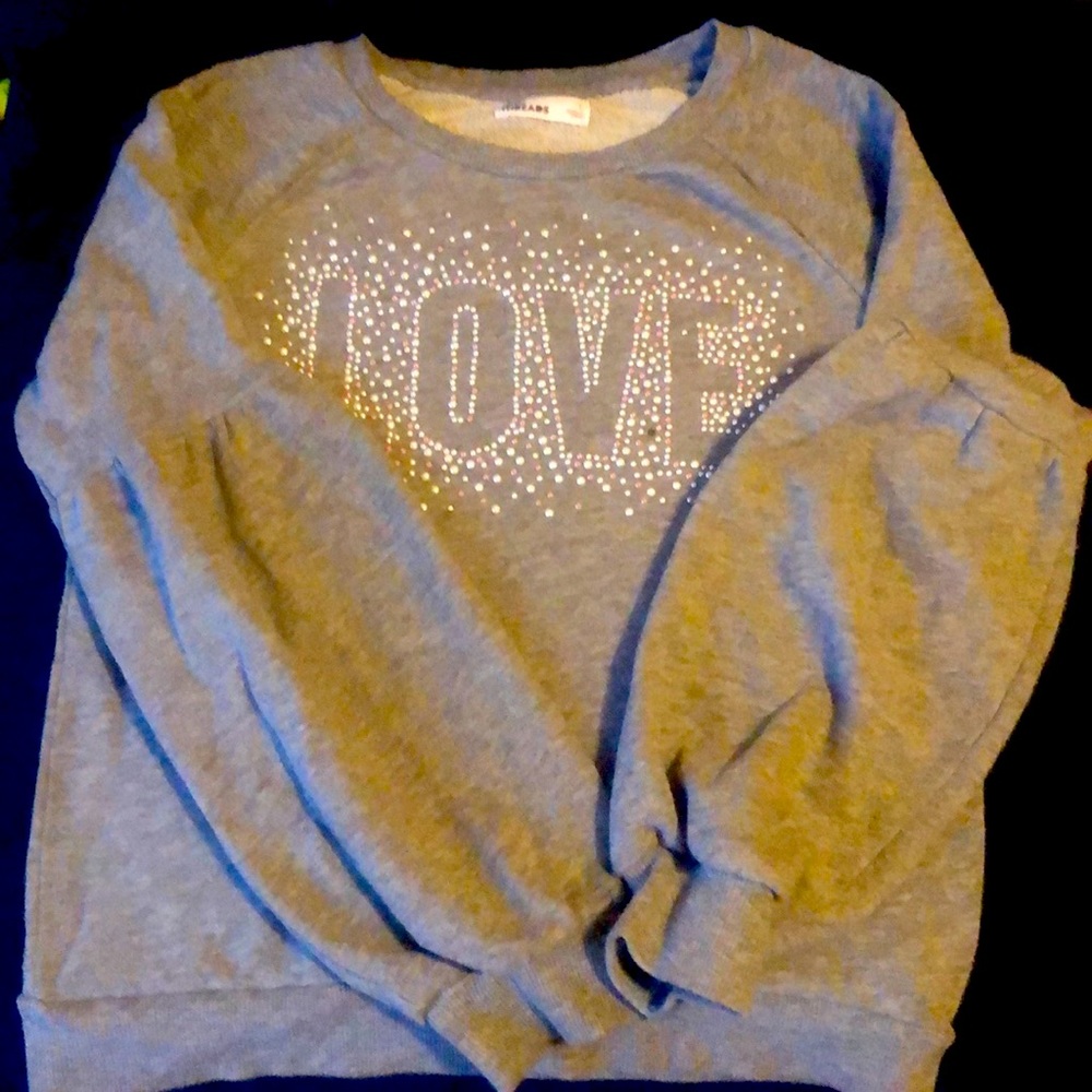 Love logo grey sweater